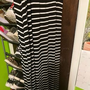Large Ana Brand Skirt Black white strip